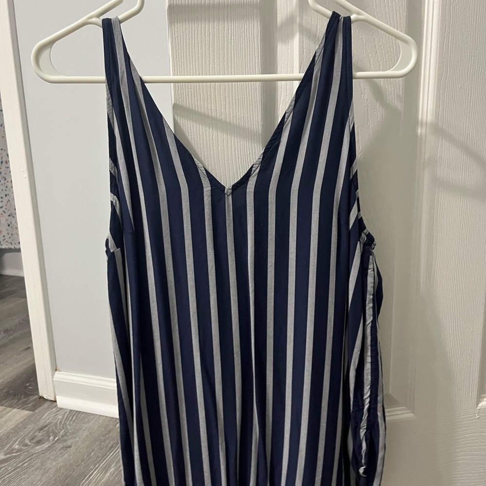 Sleeveless women’s top. Old navy.
